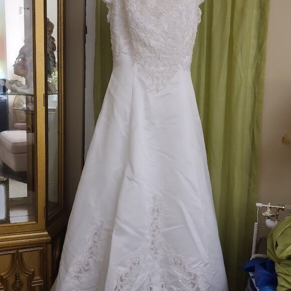 Michaelango Size 18 Wedding Dress 52" Length - Picture 7 of 16